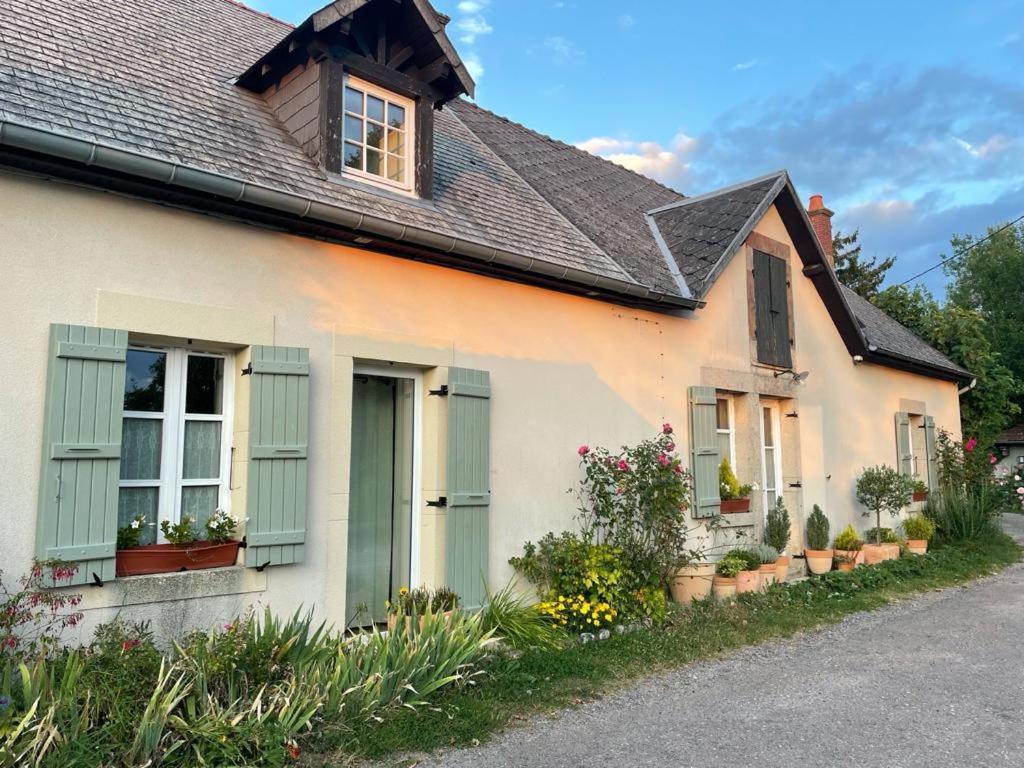 Gite Le Domaine D Orphee Marmagne  エクステリア 写真